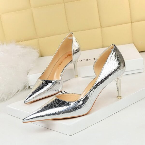 2928-1 European and American style fine-heeled high-heeled shallow pointed side hollow retro metal stone pattern shoes
