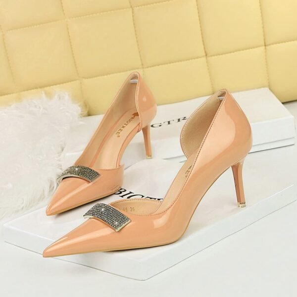 Bigtree Shoes 638-Ak67 Banquet Women's Shoes Stiletto Heel Shiny Patent Leather Shallow Mouth Pointed Toe Side Hollow Rhinestone Metal Decorative Women's Shoes