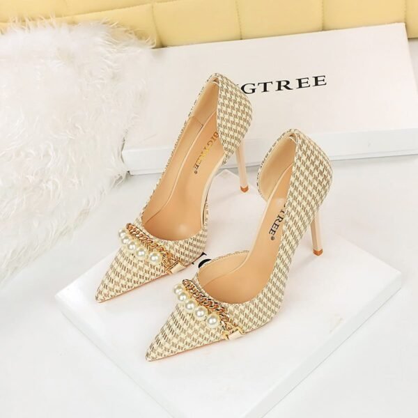 2b2bc6b24bb0a038b4c1e4c0a8a12184 8829-1 Korean version of high-heeled shoes with lattice pattern shallow mouth side hollow houndstooth pearl metal chain super high-heeled shoes