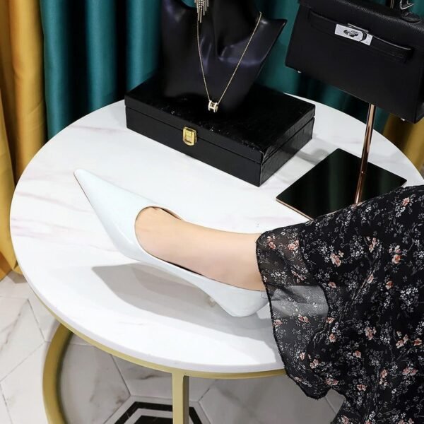 Bigtree Shoes 237 European and American Style Fashionable Simple All-Match Women's Shoes Stiletto Mid Heel Shallow Mouth Pointed Glossy Patent Leather Spring Single-Layer Shoes for Women