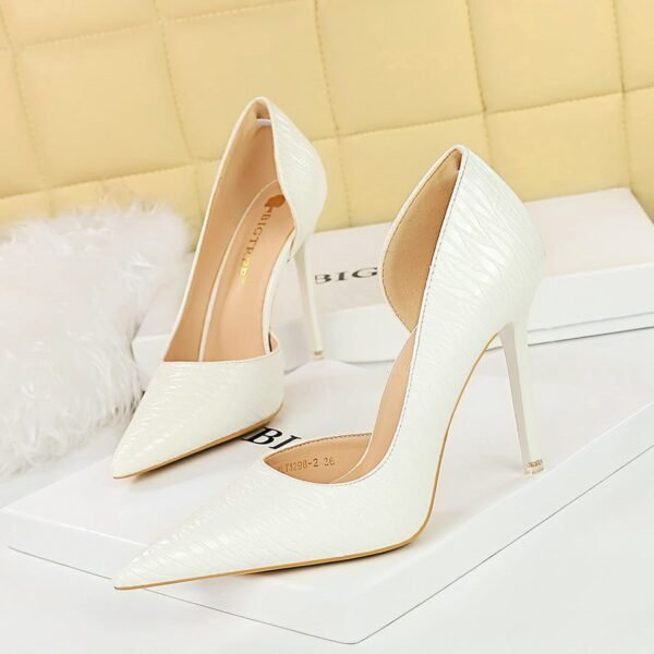 36aff2f58270697f430f89cfe67856e6_bd0f4157-8465-4b30-82f8-32929e535429 BIG TREE SHOES 1298-2 Retro European American Style Banquet High Heels Stiletto Low-Cut Pointed Embossed Patent Leather Side Hollow-out Pumps Women's Shoes