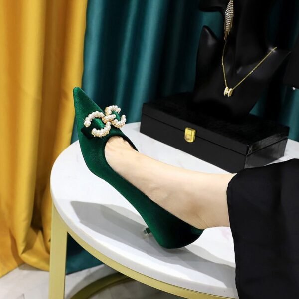 BIGTREE SHOES 237-K79 Korean Style Banquet Women's Shoes Mid Heel Thick Suede Shallow Mouth Pointed-Toe Metal Rhinestone Pearl Buckle Pumps Women