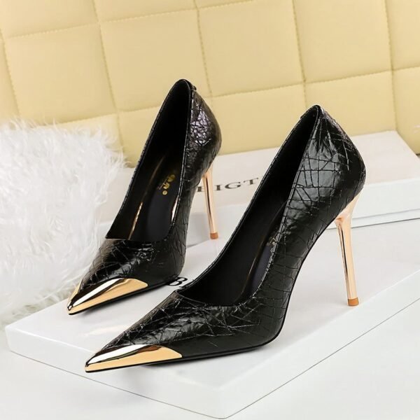BIGTREE SHOES 3739-21 European and American Retro High Heels Stiletto Low-Cut Metal Pointed Crack Women's Shoes Banquet High Heel Pumps
