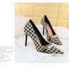 9283-1 European and American style houndstooth high-heeled high-heeled shallow-pointed pearl chain plaid women's shoes