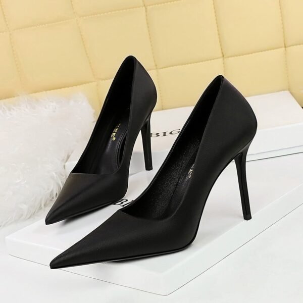 1198-1 Retro Europe and America Fashion Thinner Banquet High Heels Women's Shoes Stiletto Heel Low-Cut Pointed-Toe Shoes