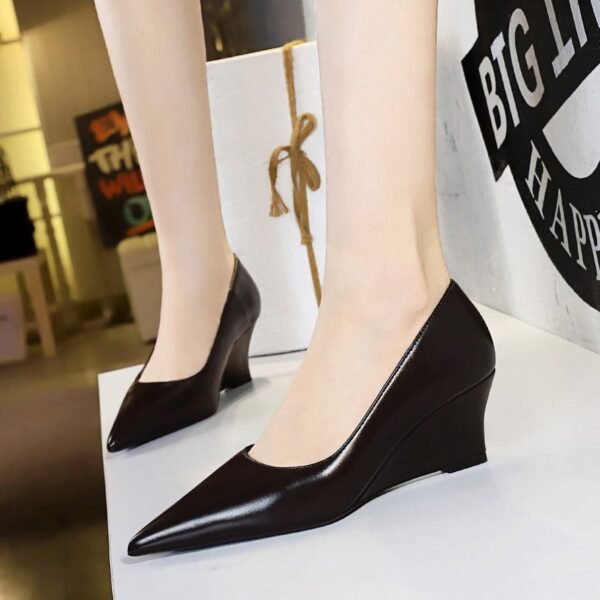BIGTREE SHOES 6639-1 Retro European American Style Wedge High Heel Low-Cut Pointed Toe Pedicure Slimming Banquet Women's Thin Shoes Female Wedge Heels