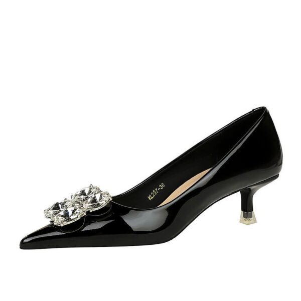 Bigtree shoes 237-k59 Korean style fashion banquet women's shoes stiletto mid-heel slimming patent leather low-cut pointed-toe metal rhinestone shoes