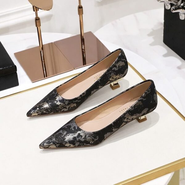 BIGTREE SHOES 230-19 Korean Fashion Sweet Women's Shoes All-Matching Low Heel Shallow Mouth Pointed Floral Cloth Cover Spring and Autumn New Women's Shoes
