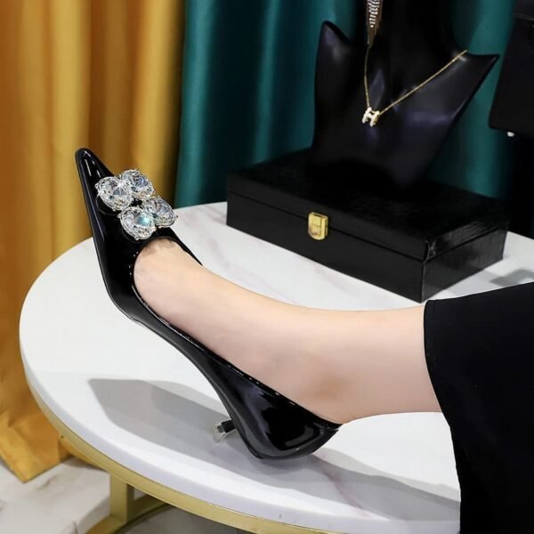Bigtree shoes 237-k59 Korean style fashion banquet women's shoes stiletto mid-heel slimming patent leather low-cut pointed-toe metal rhinestone shoes