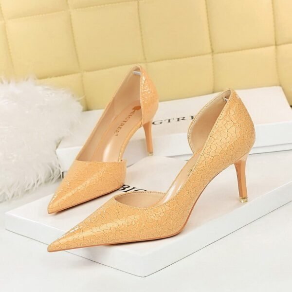 2928-2 retro European and American slim pedicure side hollow thin heel high heel shallow pointed stone pattern women's shoes
