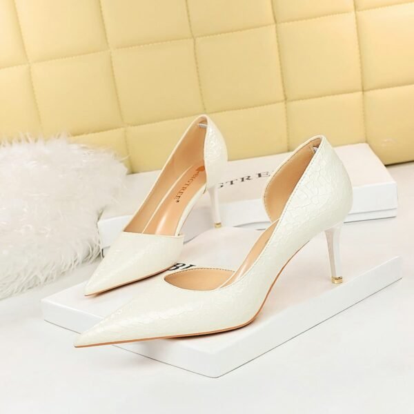2928-2 retro European and American slim pedicure side hollow thin heel high heel shallow pointed stone pattern women's shoes