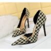 76159f127b2cec1bd5ce9659127d2bc9 8829-1 Korean version of high-heeled shoes with lattice pattern shallow mouth side hollow houndstooth pearl metal chain super high-heeled shoes