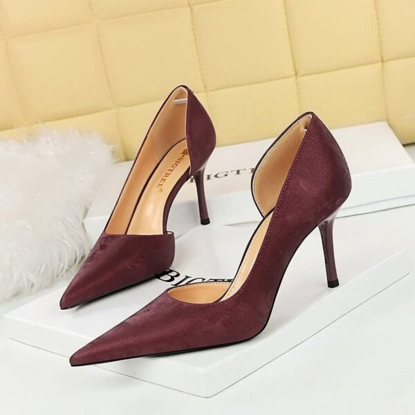 Bigtree Shoes 8238-3 Retro European American Style Banquet Women's Shoes Stiletto Heel Shallow Mouth Pointed Toe Cloth Side Hollow out Pumps High Heels