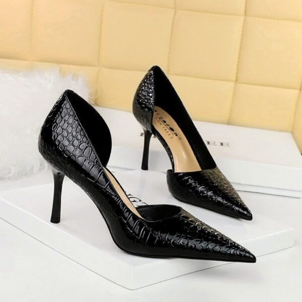 Bigtree Shoes 8239-5 European and American Style Slimming Super High Heel Stiletto Low Mouth Pointed Side Hollow Patent Leather Snake Pattern Women's Thin Shoes