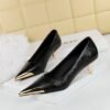 Bigtree Shoes 237-29 European and American Style Banquet Fashion Women's Shoes Mid-Heel Low-Cut Metal Pointed Shining Sequin Cloth Snake Pattern Pumps Women