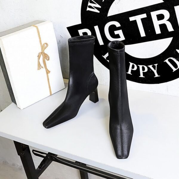 BIGTREE SHOES 375-5 Retro European American Style Simple and Thin Women's Short Boots Skinny Boots Chunky Heel High Heel Square Head Winter Boots