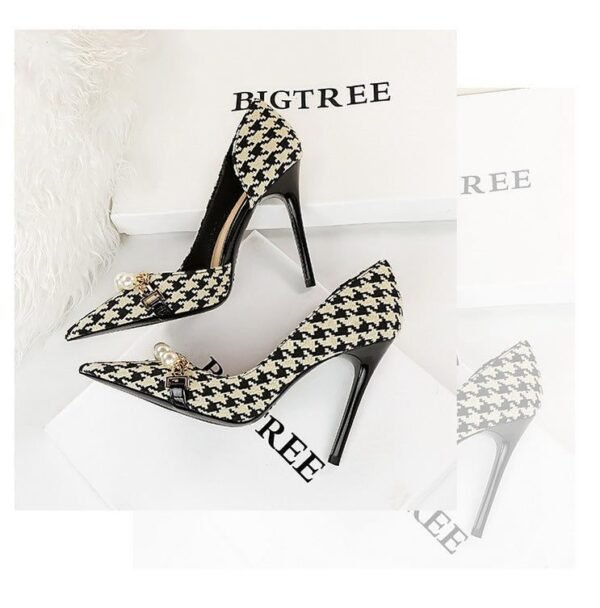 94493038245cdd39f34c6347318c4fee 8829-1 Korean version of high-heeled shoes with lattice pattern shallow mouth side hollow houndstooth pearl metal chain super high-heeled shoes