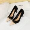 Bigtree Shoes 9283-A2 European and American Style Banquet Women's Shoes Stiletto Heel Shallow Mouth Color-Blocking Pointed Toe Metal Chain Decoration Fashion Shoes