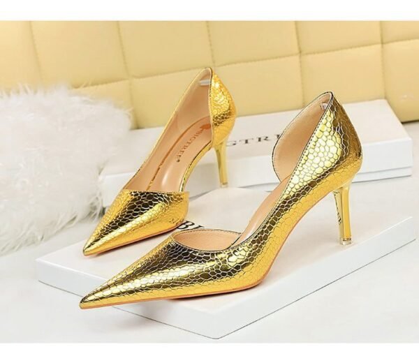2928-1 European and American style fine-heeled high-heeled shallow pointed side hollow retro metal stone pattern shoes