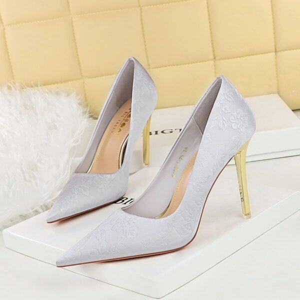 BIGTREE SHOES 9511-30 Vintage Women's Shoes Stiletto Heel Satin Shallow Mouth Pointed Flower Print National Style High Heels Pumps