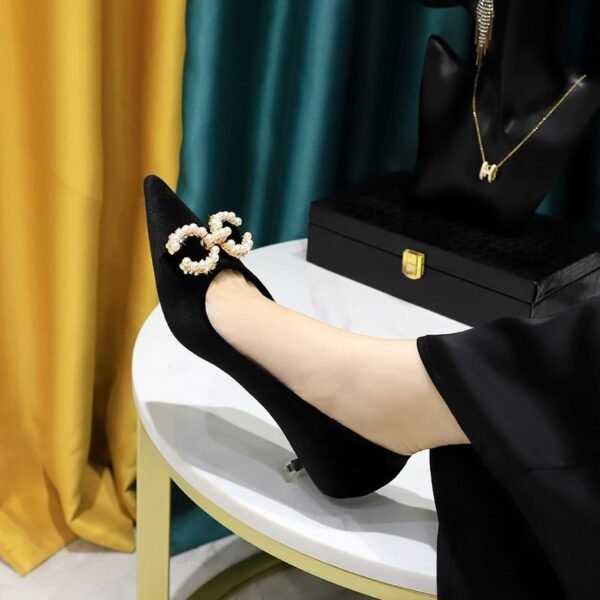 BIGTREE SHOES 237-K79 Korean Style Banquet Women's Shoes Mid Heel Thick Suede Shallow Mouth Pointed-Toe Metal Rhinestone Pearl Buckle Pumps Women