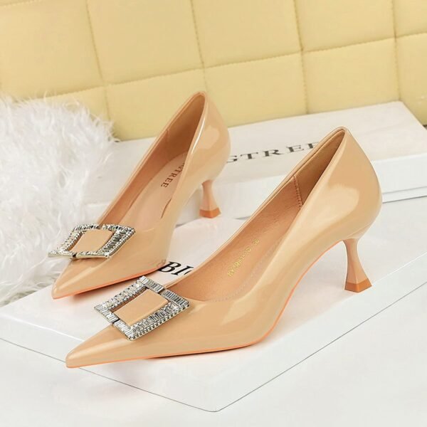 BIGTREE SHOES 1961-K71 European and American Style Fashion Banquet Spring and Autumn Women's Shoes Mid Heel Patent Leather Shallow Mouth Pointed-Toe Metal Rhinestone Buckle Pumps