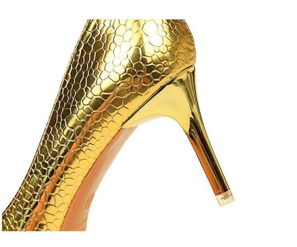 2928-1 European and American style fine-heeled high-heeled shallow pointed side hollow retro metal stone pattern shoes