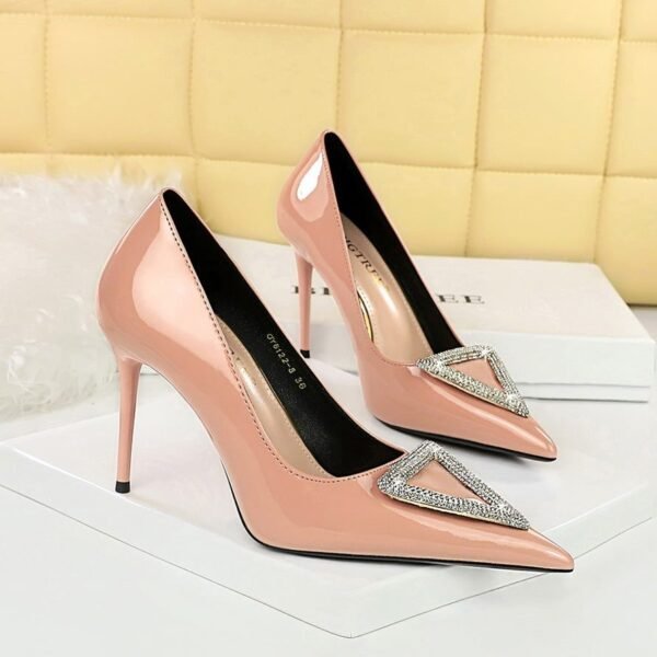 Bigtree Shoes 6122-8 K36 Banquet Women's Shoes Patent Leather Low-Cut Pointed-Toe Super High Heel Triangle Metal Rhinestone Buckle High Heel Pumps