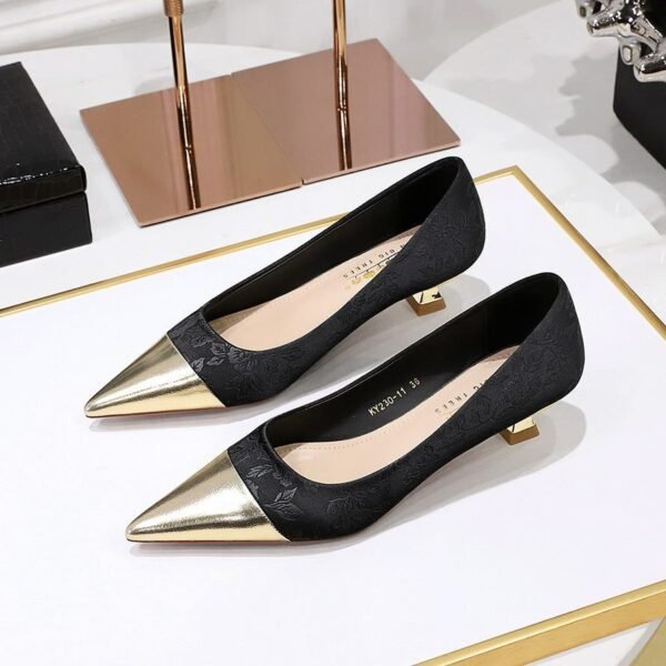 d24d2913d6e543a520af6fcee69e701c BIGTREE SHOES 230-20 banquet New National style women's shoes low heel metal heel pattern satin Metal stitching pointed spring and autumn shoes