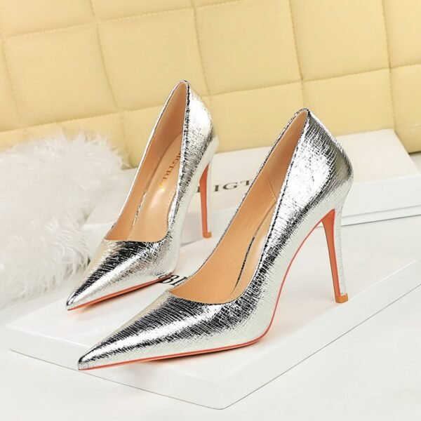 e3bcb12b448165e1dd8a74ce5bc6b459 Bigtree Shoes 3391-7 European and American Style Retro Banquet High Heels Stiletto Low-Cut Pointed Metal Super High Heel Shoes Women's Shoes