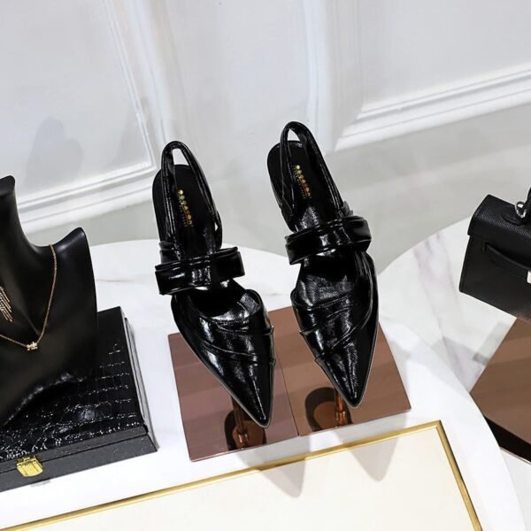 9862-1 Spring 2023 New Pointed Flat Back Empty All-Match Pleated Soft Leather Shoes Hollow Back Strap Women's Shoes