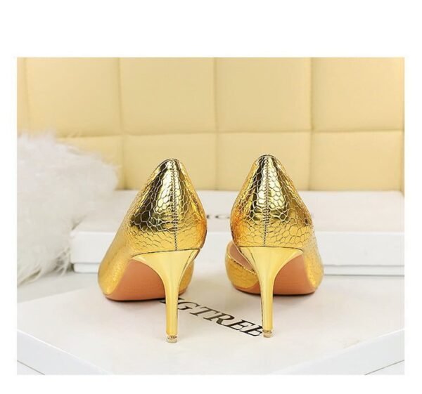 2928-1 European and American style fine-heeled high-heeled shallow pointed side hollow retro metal stone pattern shoes