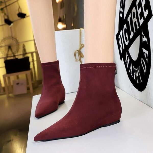 BIGTREE 6383-2 Korean version fashionable and simple low-heeled women's boots low-heeled wedge inner height increase pointed pedicure and thin suede short boots