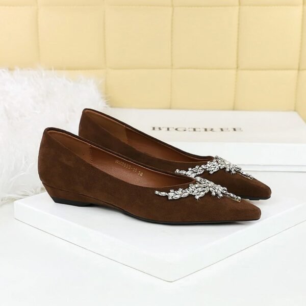 BIGTREE 3683-H70 retro fashion single shoes rhinestone chain decorative pointed head shallow mouth suede wedge heel versatile low heel women's shoes