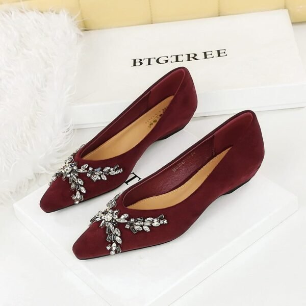 BIGTREE 3683-H69 Korean version of temperament women's shoes pointed head shallow mouth suede single shoes rhinestone chain slope heel low heel versatile women's single shoes