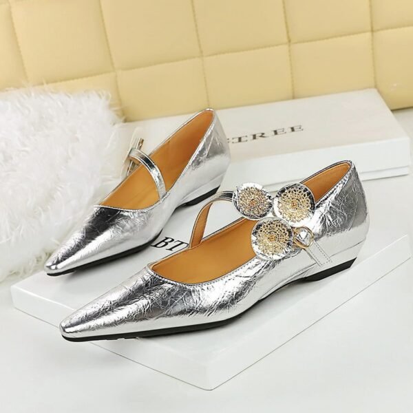 BIGTREE 3683-6K92 retro metal hand-scratched single shoes, light mouth bevel heel women's shoes, metal decoration, one word with women's single shoes