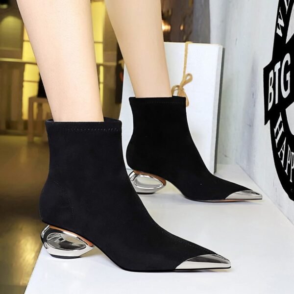 BIGTREE 335-1 European and American style light luxury banquet women's boots medium heel hollow with metal pointed iron head suede short boots