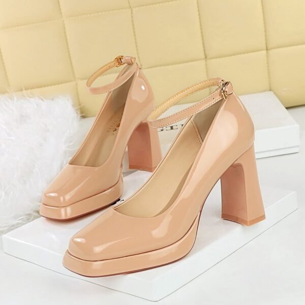 BIGTREE 9981-K103 European and American style simple thick heel super high heel waterproof table patent leather square head word belt single shoes high heels