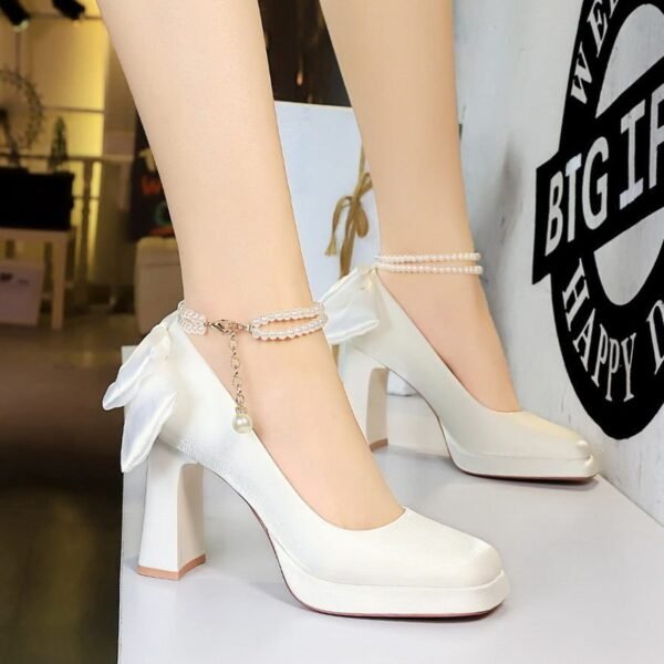 BIGTREE 9982-H78TP French Xiaoxiangfeng square head waterproof table high heels back bow pearl chain one-word belt single shoes