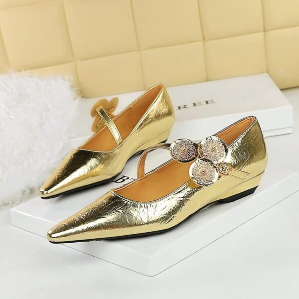 BIGTREE 3683-6K92 retro metal hand-scratched single shoes, light mouth bevel heel women's shoes, metal decoration, one word with women's single shoes