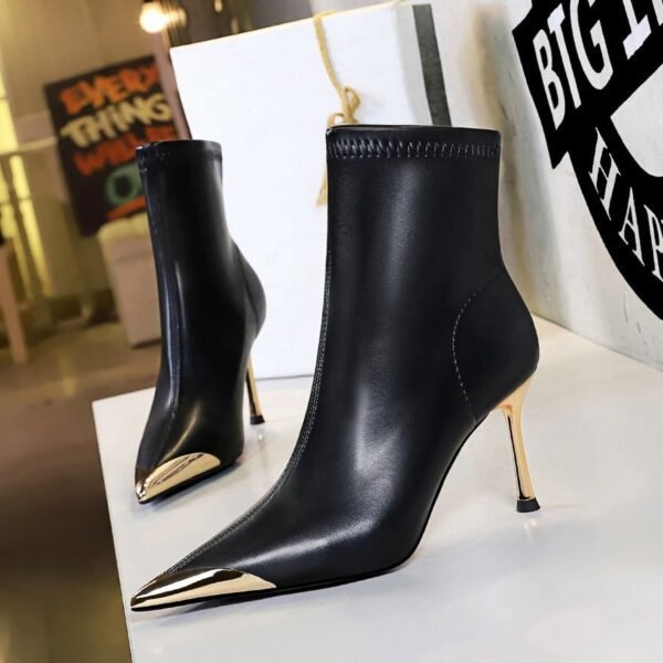 BIGTREE 319-11 European and American winter short boots thin heel super high heel women's boots short boots metal pointed iron head fashion short boots