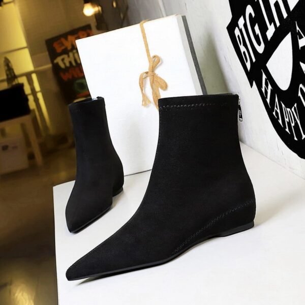 BIGTREE 6383-2 Korean version fashionable and simple low-heeled women's boots low-heeled wedge inner height increase pointed pedicure and thin suede short boots