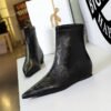 BIGTREE 6383-1 Retro women's boots are comfortable and low-heeled, with heel inner height increased, zipper, pedicure and thin, European and American versatile short boots