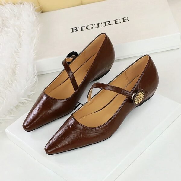 BIGTREE 3683-5K92 Vintage Elegant Fashion Women's Shoes Shallow-Mouth Pointed Wedge One-Strap Single Shoe Round Metal Decoration