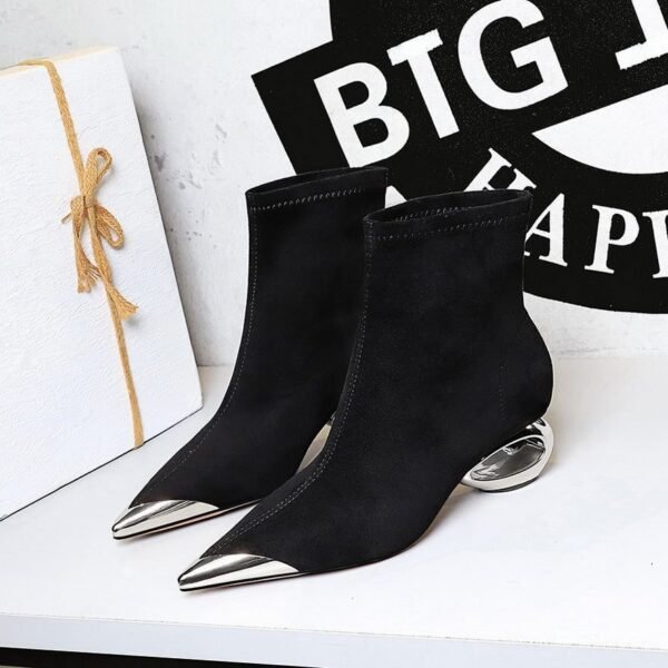 BIGTREE 335-1 European and American style light luxury banquet women's boots medium heel hollow with metal pointed iron head suede short boots