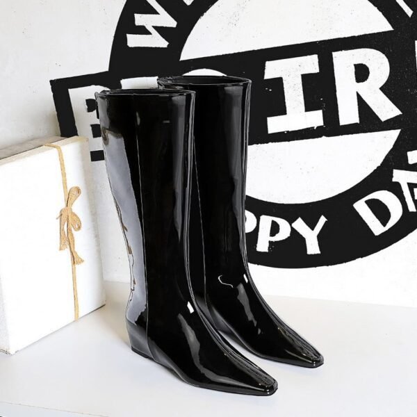 BIGTREE 6632-36 European and American wide-tube women's boots, rear zipper, small square head, middle heel, and inner heel heightening glossy patent leather high boots