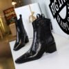 BIGTREE 578-10 Retro hand-scratched European and American winter short boots women's boots thick heel middle heel pointed knight boots short boots
