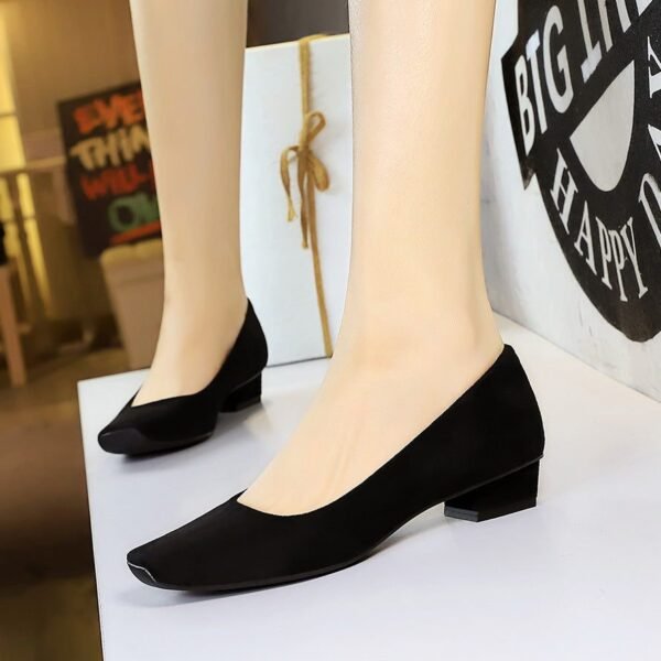 BIGTREE 8291 European and American style temperament square head shallow mouth simple plain surface suede pedicure women's shoes thick heel low heel professional OL single shoes