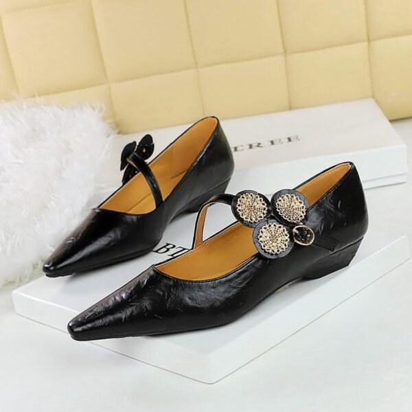 BIGTREE 3683-6K92 retro metal hand-scratched single shoes, light mouth bevel heel women's shoes, metal decoration, one word with women's single shoes