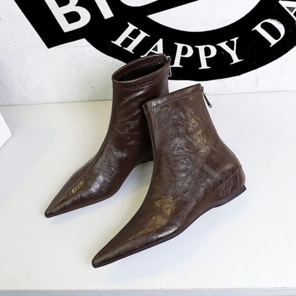 BIGTREE 6383-1 Retro women's boots are comfortable and low-heeled, with heel inner height increased, zipper, pedicure and thin, European and American versatile short boots